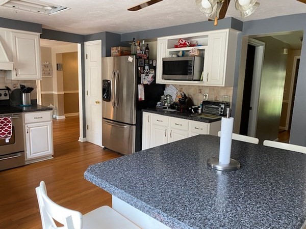 215 North Sturbridge Road Charlton, MA 01507 - Photo 8 of 20