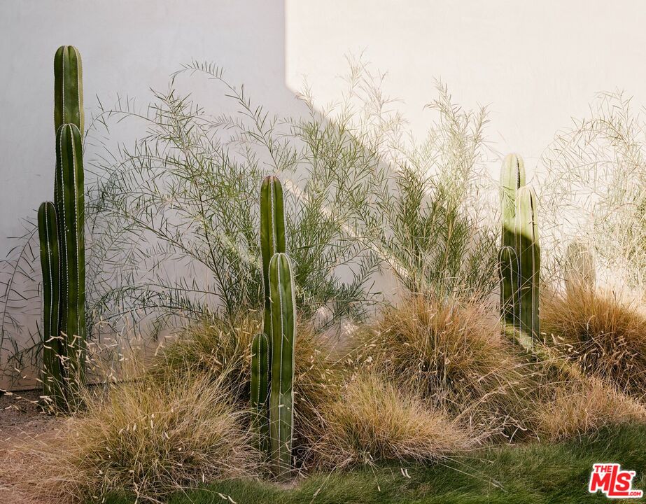 724 Greentree Road Pacific Palisades, CA 90272 - Photo 14 of 17