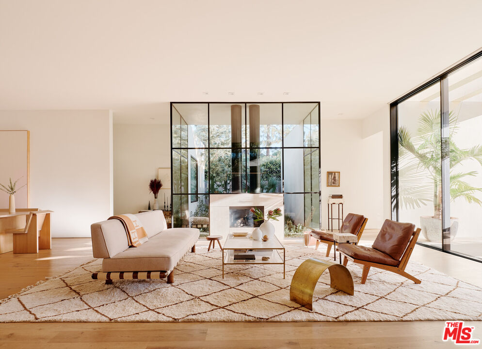 724 Greentree Road Pacific Palisades, CA 90272 - Photo 4 of 17