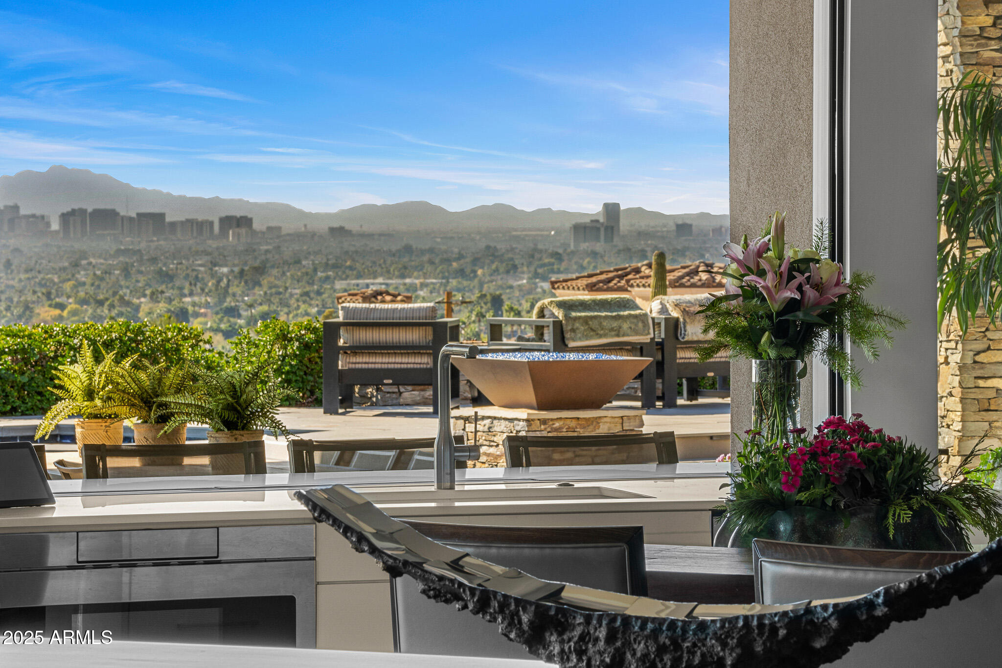 5630 East Rockridge Road Phoenix, AZ 85251 - Photo 13 of 37 14kitchen indoor outdoor living