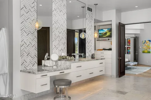 $11,000,000 | 5630 East Rockridge Road, Phoenix, AZ 85251