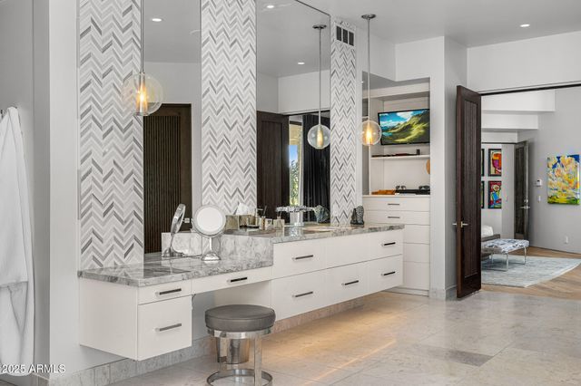 $11,000,000 | 5630 East Rockridge Road, Phoenix, AZ 85251