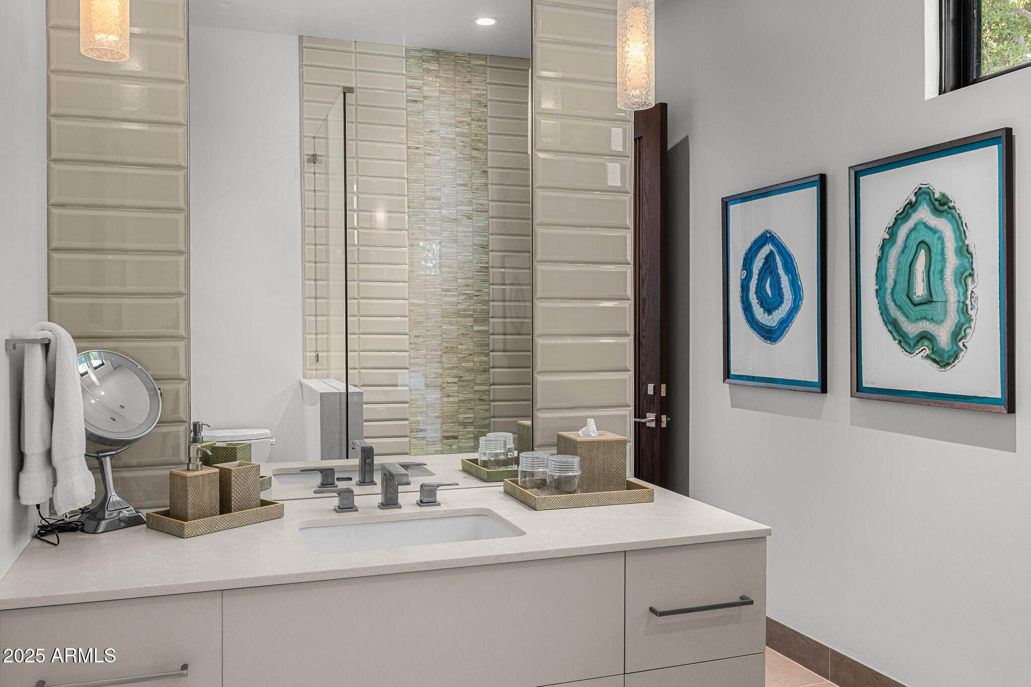 5630 East Rockridge Road Phoenix, AZ 85251 - Photo 27 of 37 30guest bathroom1_1