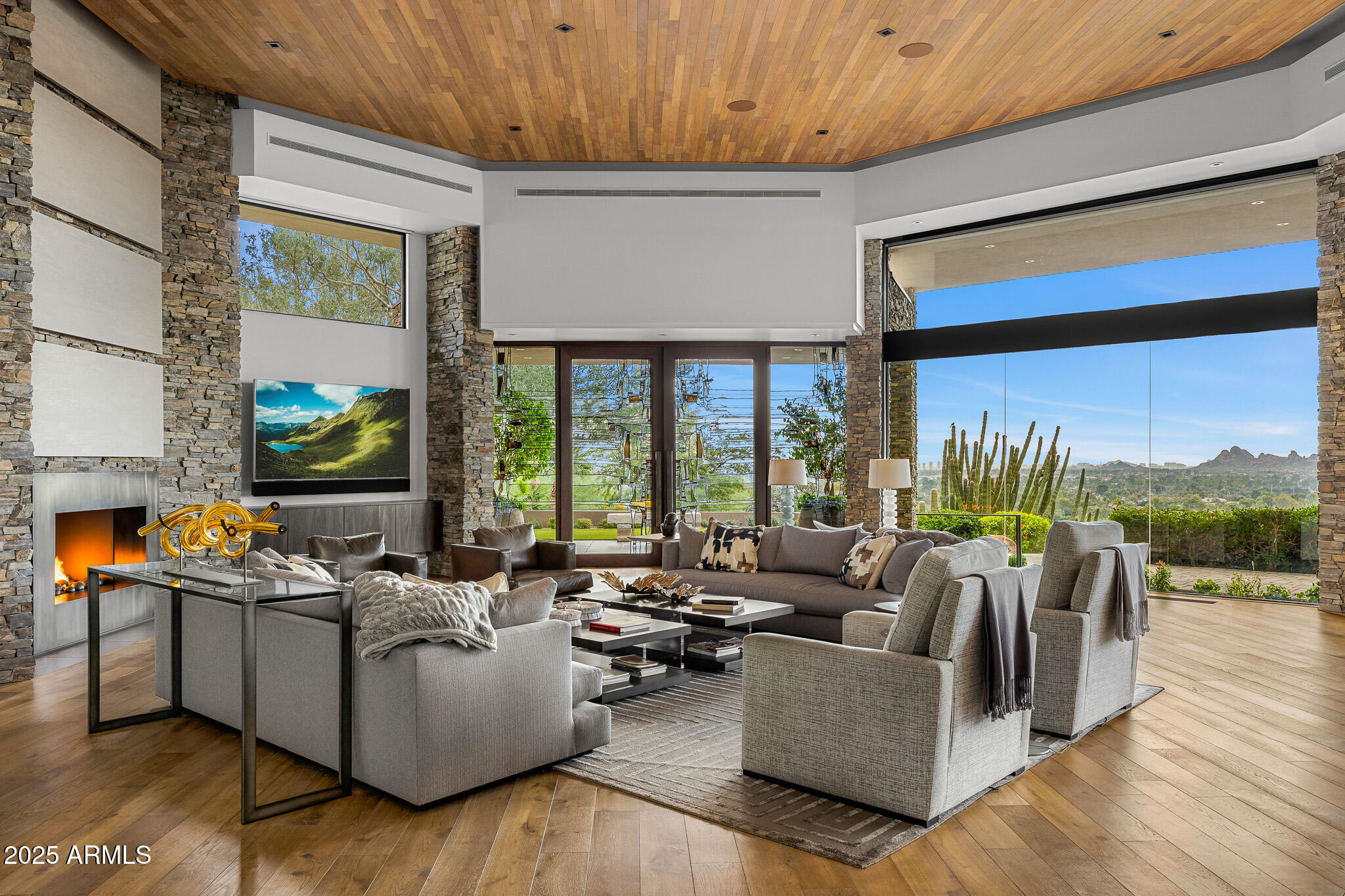 5630 East Rockridge Road Phoenix, AZ 85251 - Photo 5 of 37 10great room