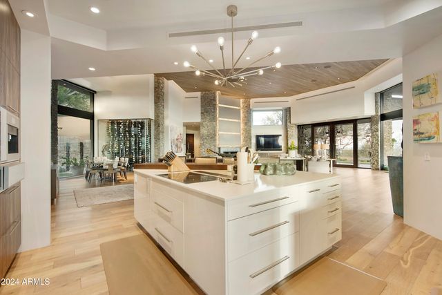 $15,000,000 | 5630 East Rockridge Road, Phoenix, AZ 85251