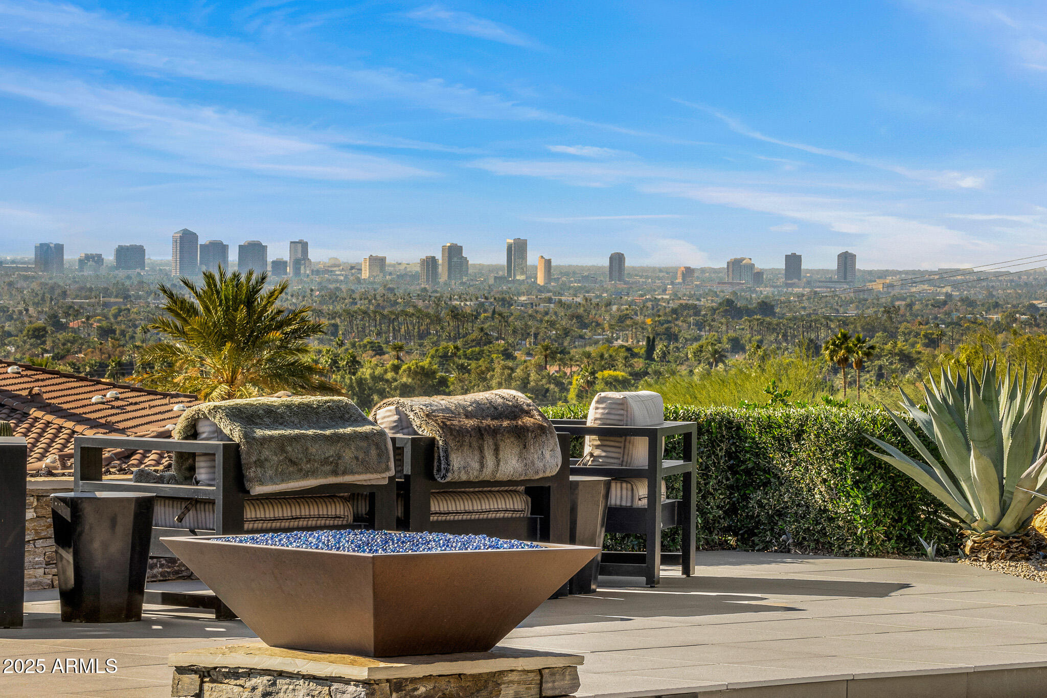 5630 East Rockridge Road Phoenix, AZ 85251 - Photo 8 of 37 46firepit lounge cityscape views