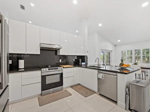 $5,300 | 413 Cameron Drive, Unit 413, Weston, FL 33326
