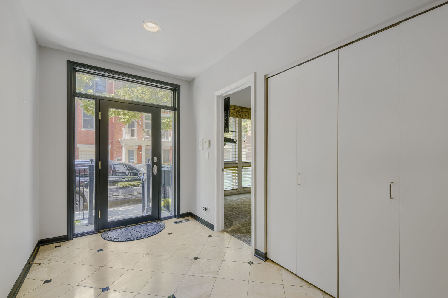 481 North Clinton Street Chicago, IL 60654 - Photo 4 of 34
