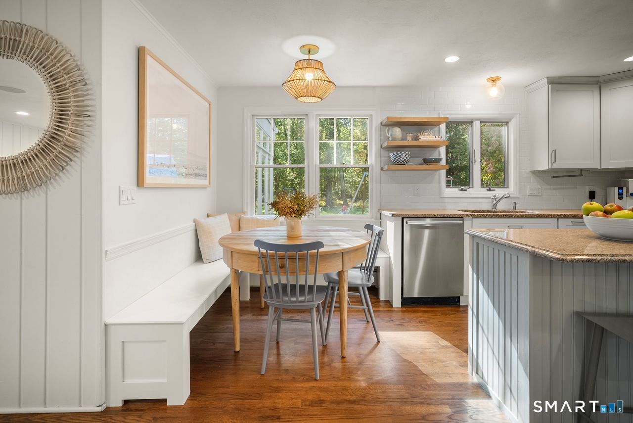 1115 Galloping Hill Road Fairfield, CT 06824 - Photo 14 of 40