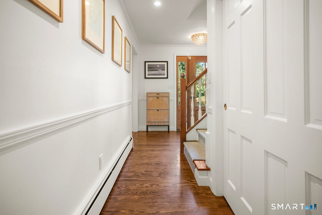 1115 Galloping Hill Road Fairfield, CT 06824 - Photo 23 of 40