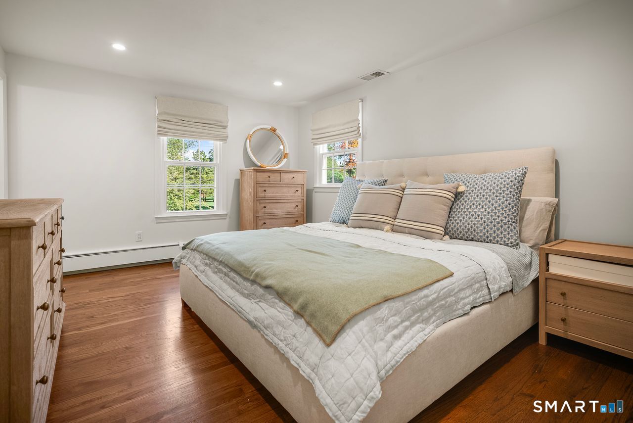 1115 Galloping Hill Road Fairfield, CT 06824 - Photo 24 of 40