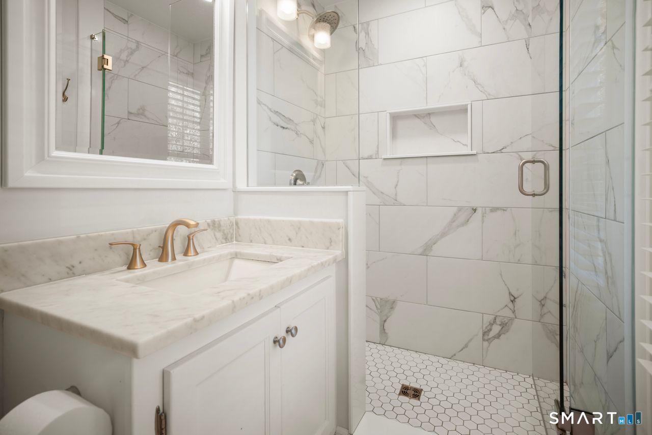 1115 Galloping Hill Road Fairfield, CT 06824 - Photo 26 of 40