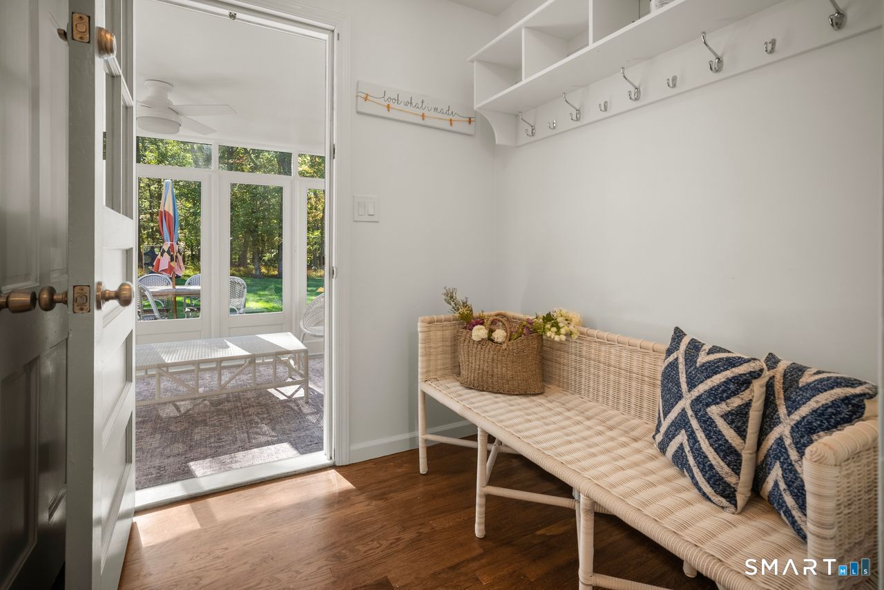 1115 Galloping Hill Road Fairfield, CT 06824 - Photo 35 of 40