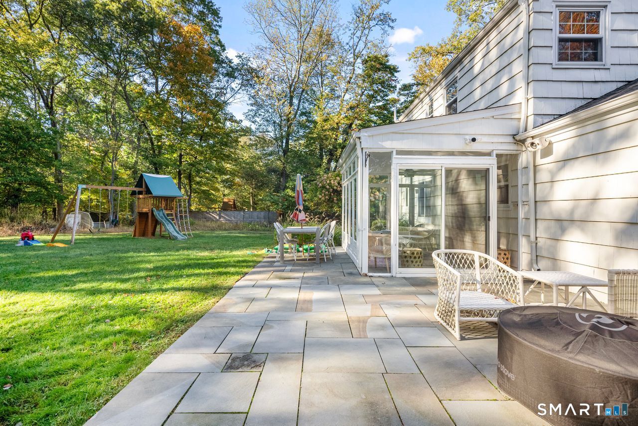 1115 Galloping Hill Road Fairfield, CT 06824 - Photo 39 of 40