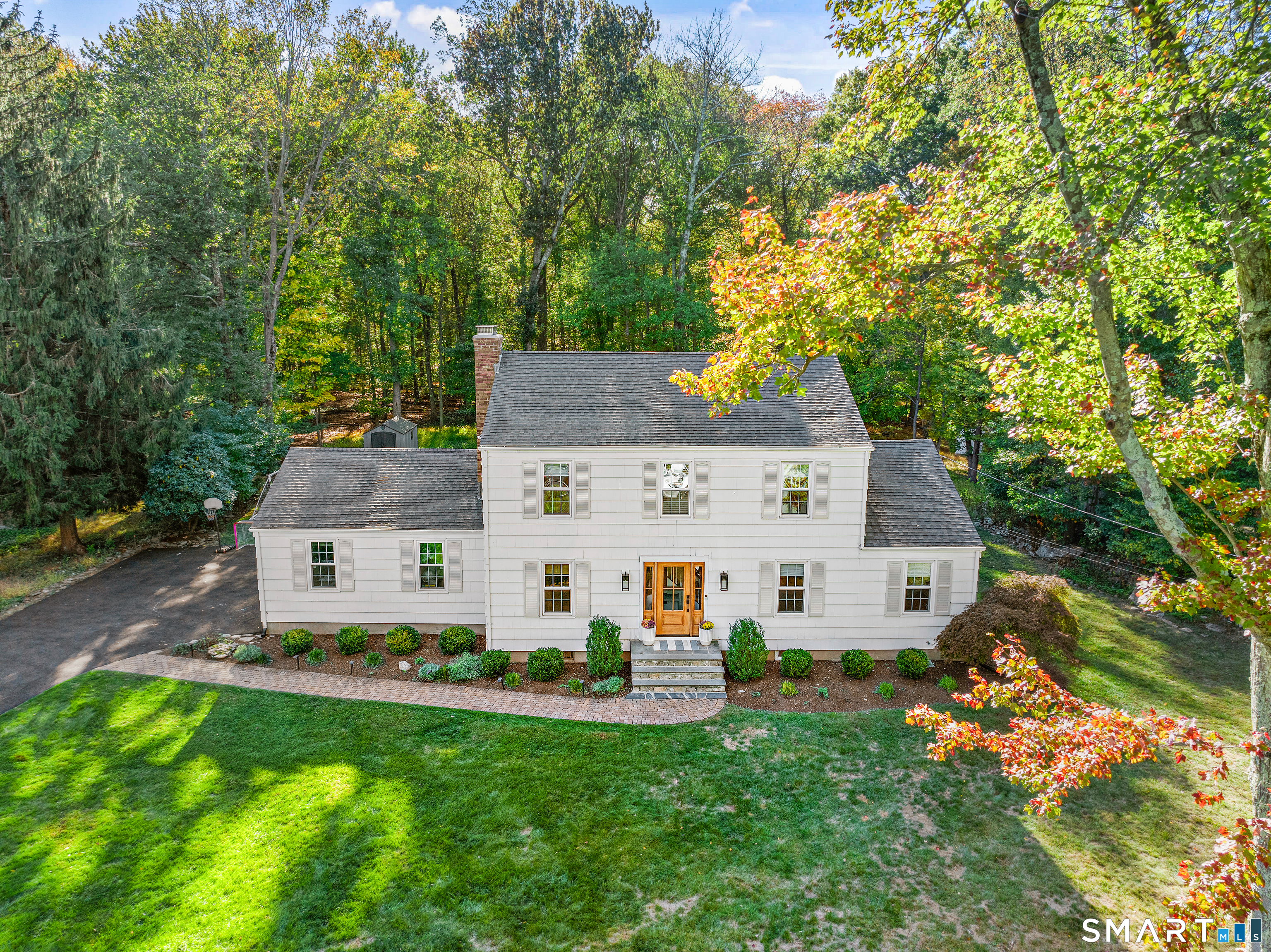 1115 Galloping Hill Road Fairfield, CT 06824 - Photo 4 of 40