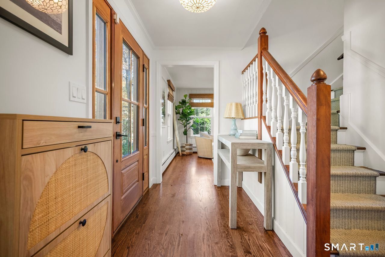 1115 Galloping Hill Road Fairfield, CT 06824 - Photo 5 of 40