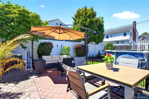 $899,998 | 288 Arlington Street, Mineola, NY 11501