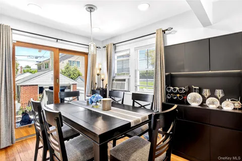$899,998 | 288 Arlington Street, Mineola, NY 11501