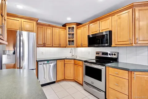 $899,998 | 288 Arlington Street, Mineola, NY 11501