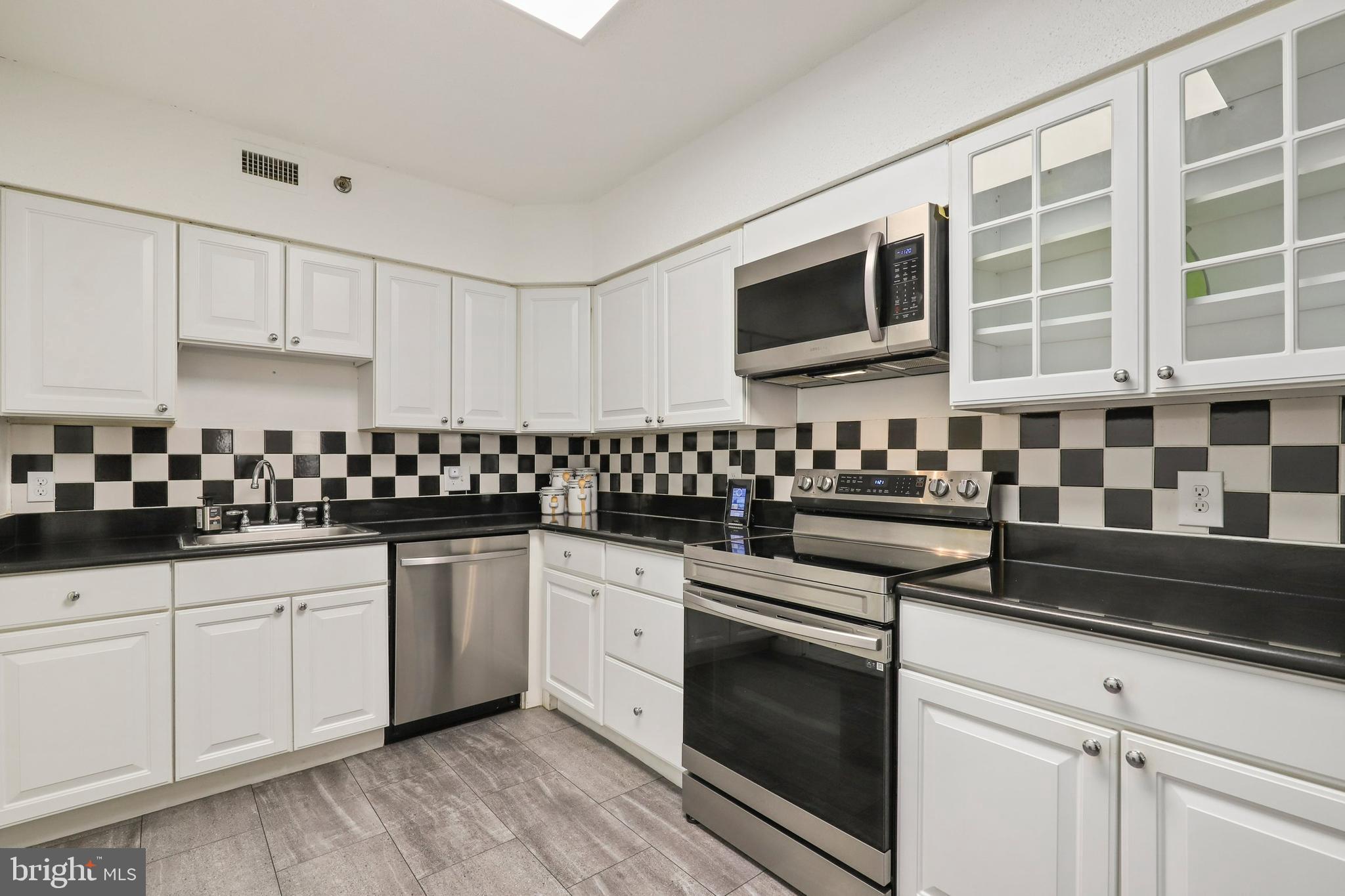 5501 Seminary Road, Unit 501S Falls Church, VA 22041 - Photo 4 of 19