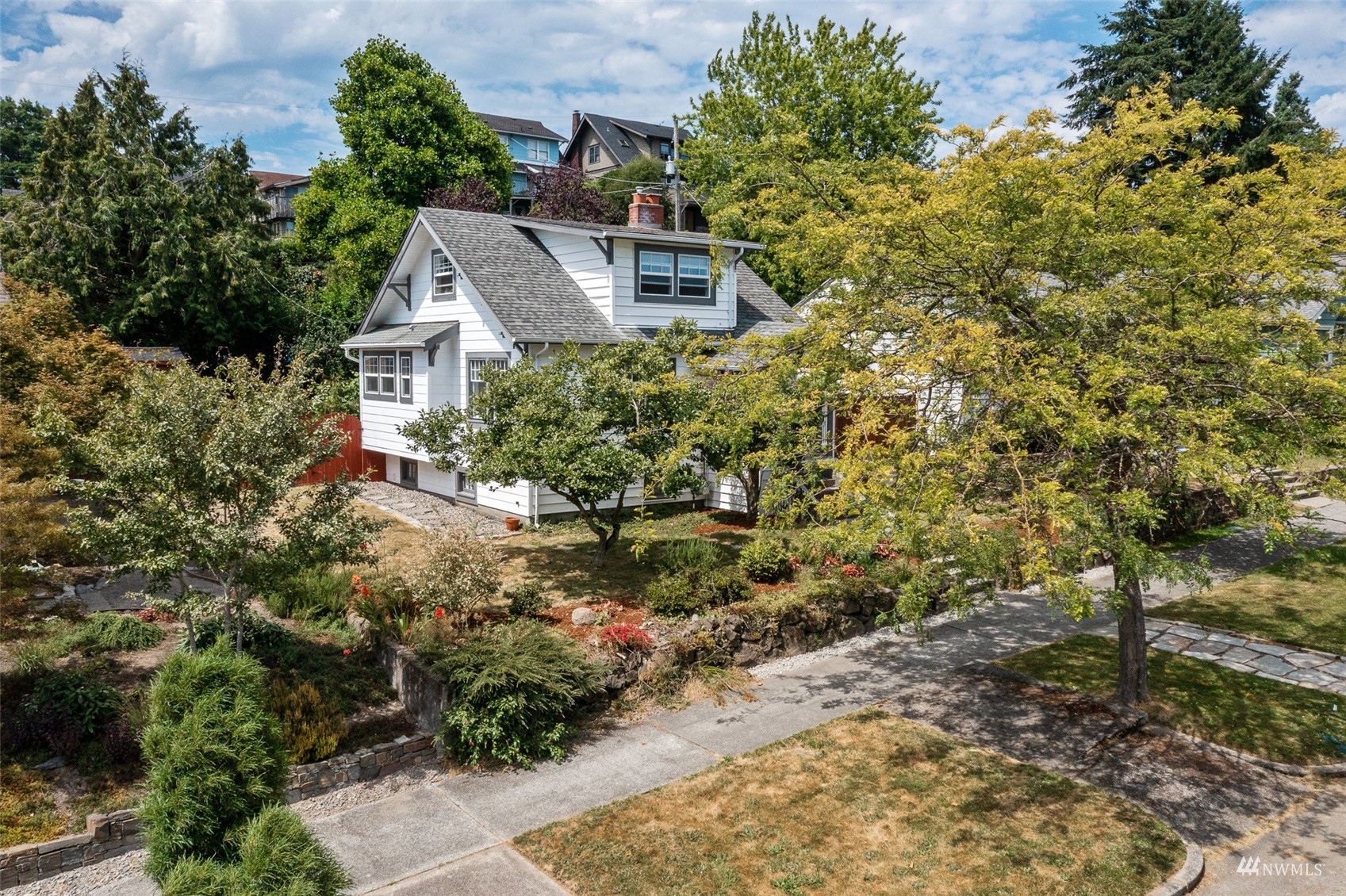 4017 38th Avenue Southwest Seattle, WA 98126 - Photo 2 of 31
