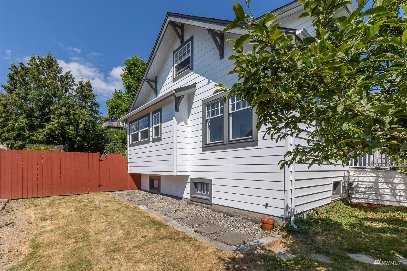 4017 38th Avenue Southwest Seattle, WA 98126 - Photo 3 of 31