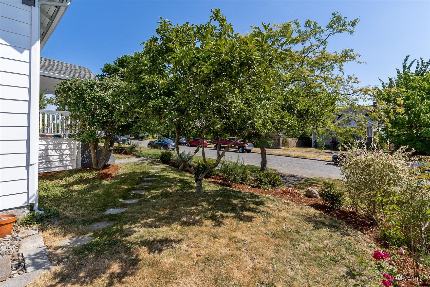 4017 38th Avenue Southwest Seattle, WA 98126 - Photo 4 of 31