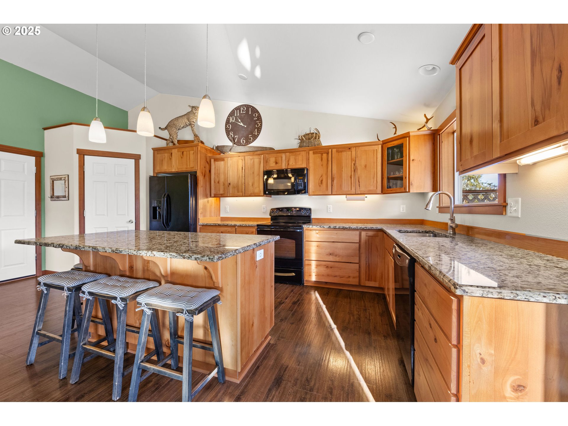 92765 Little Creek Road Astoria, OR 97103 - Photo 15 of 34 Kitchen