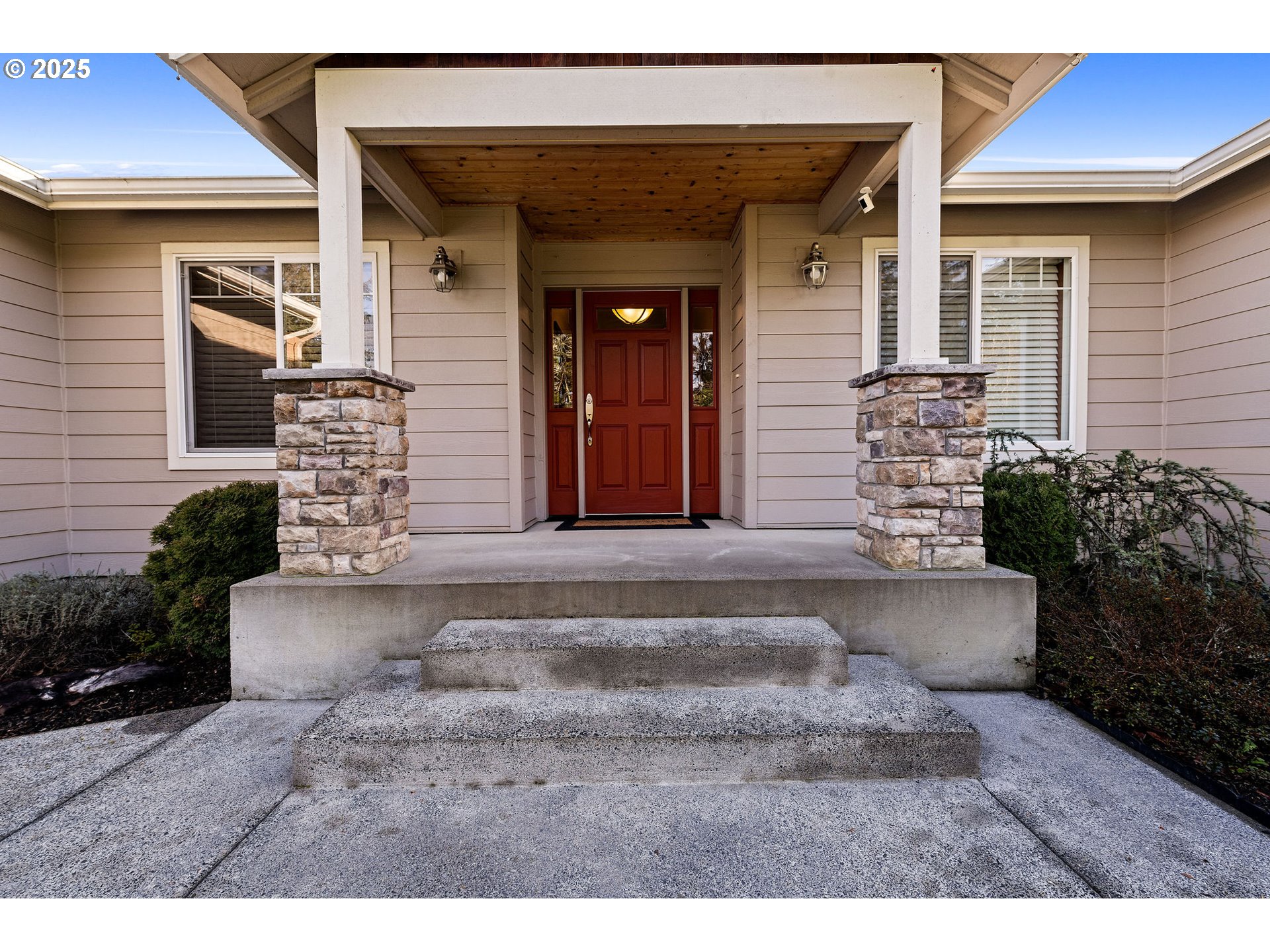 92765 Little Creek Road Astoria, OR 97103 - Photo 3 of 34 Entrance/Foyer