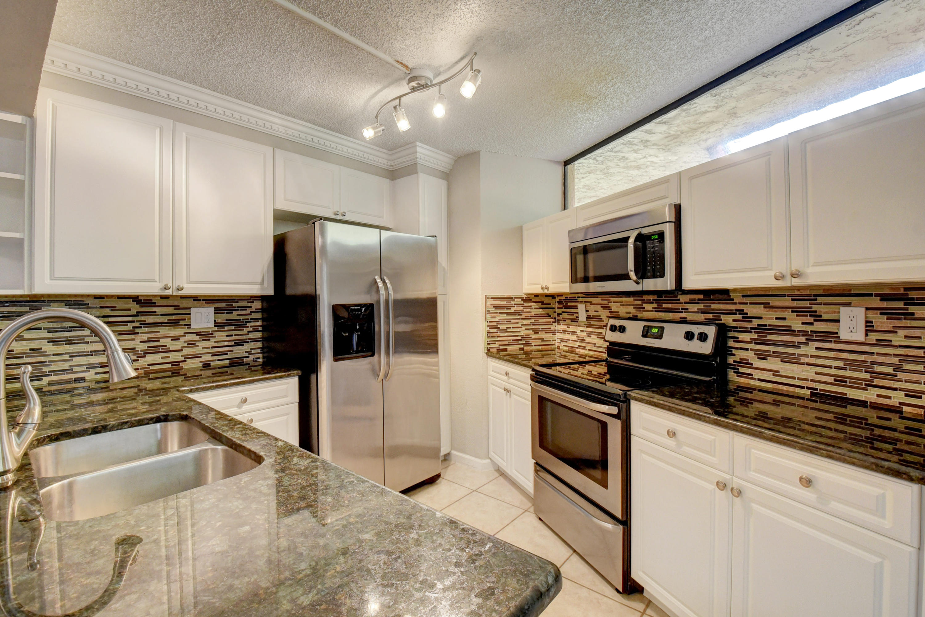 8129 Severn Drive, Unit B Boca Raton, FL 33433 - Photo 2 of 21 22_virtuals1 (22)