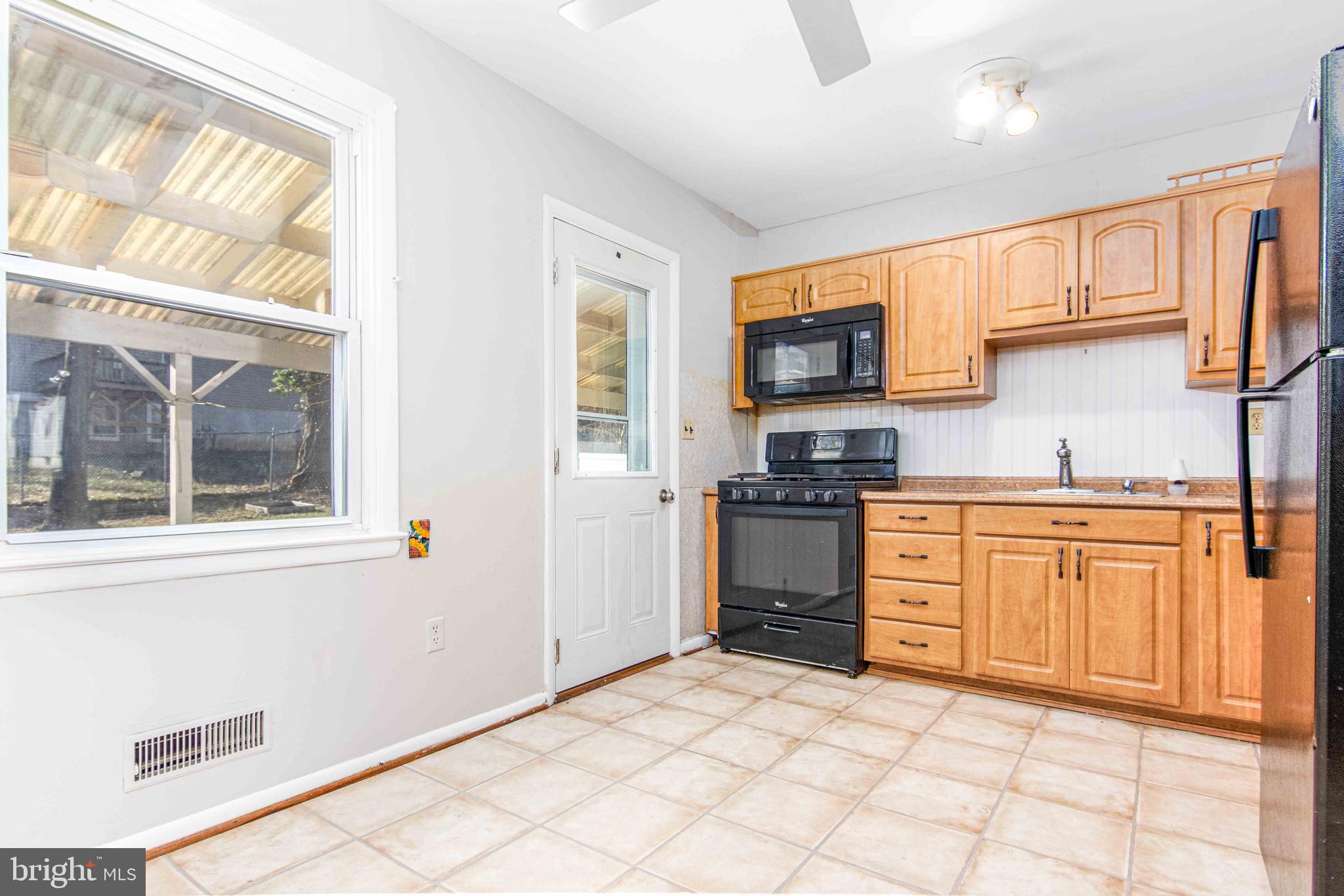 1017 St Albans Road Baltimore, MD 21239 - Photo 11 of 18