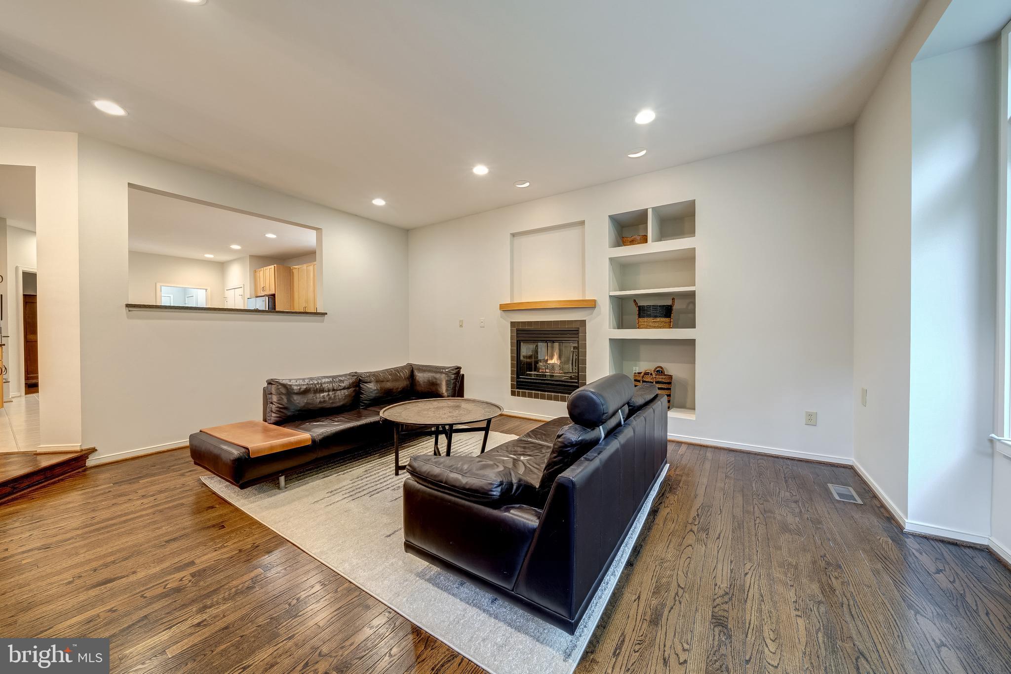 1433 Waterfront Road Reston, VA 20194 - Photo 18 of 67 Family Room