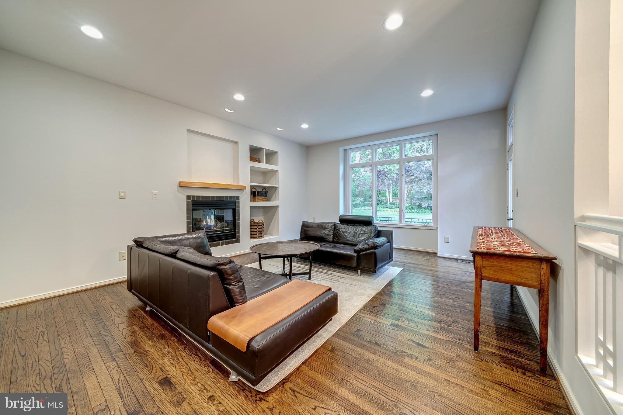 1433 Waterfront Road Reston, VA 20194 - Photo 19 of 67 Family Room