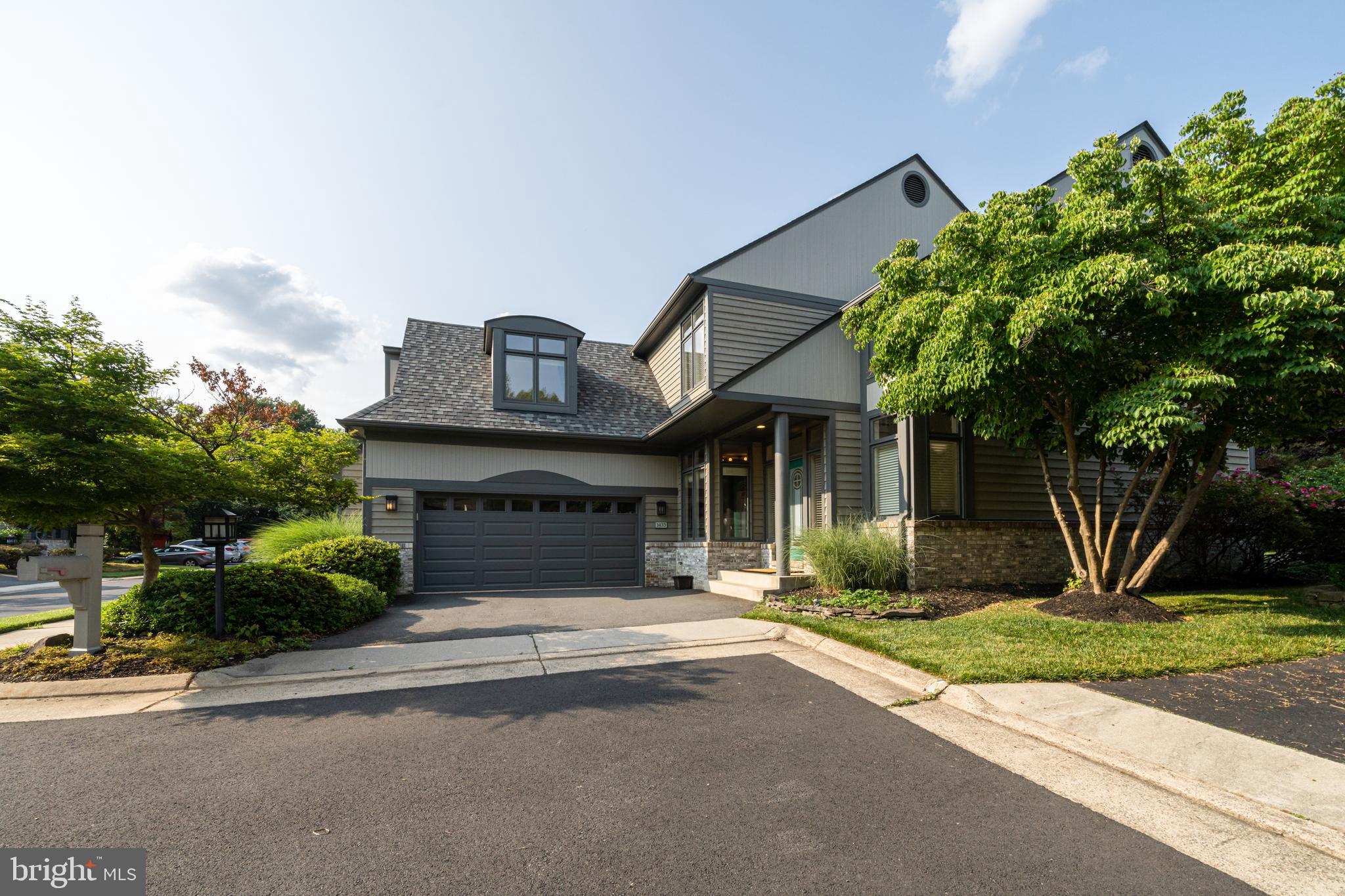 1433 Waterfront Road Reston, VA 20194 - Photo 4 of 67 Two Car Side Load Garage