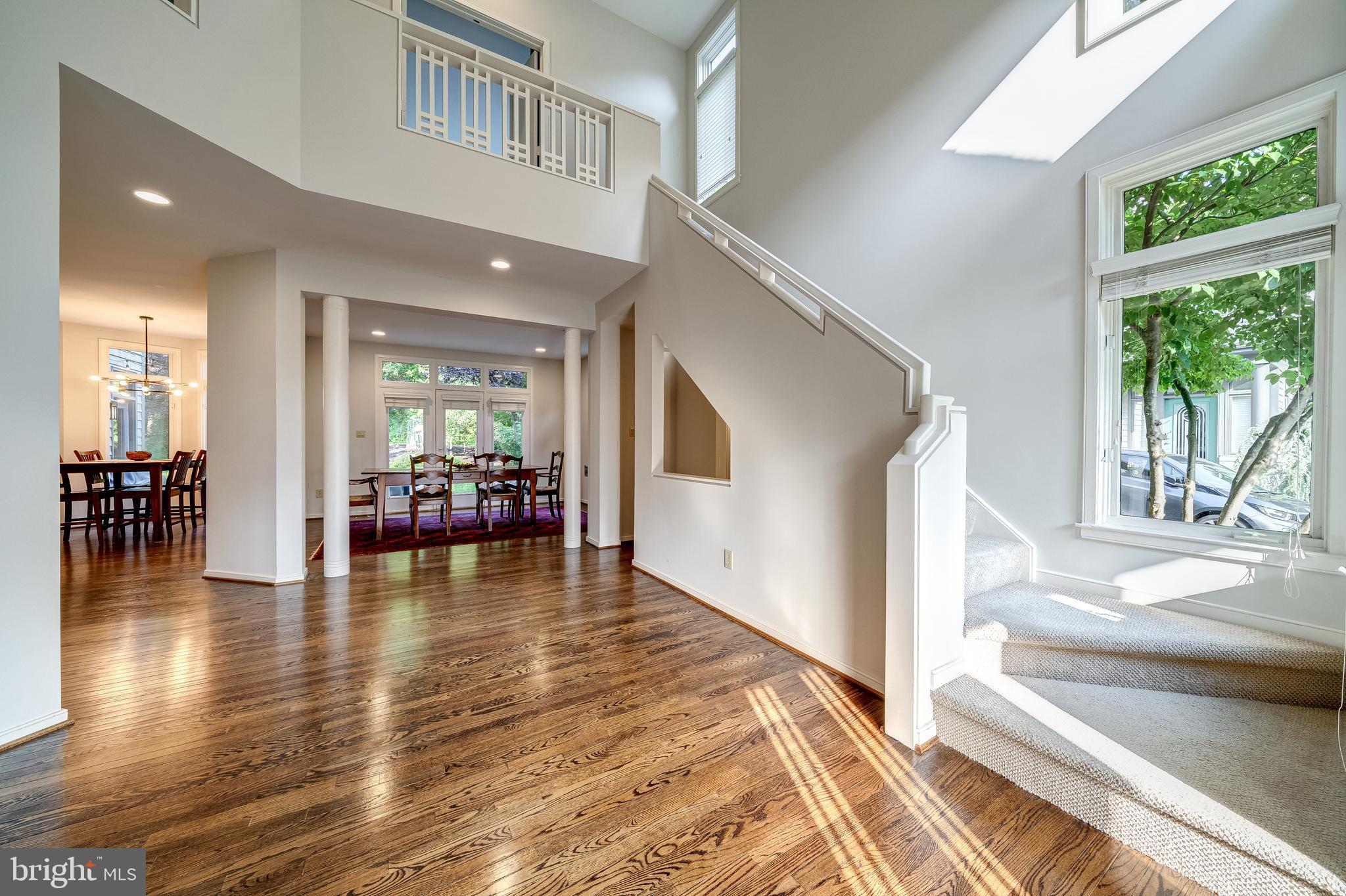 1433 Waterfront Road Reston, VA 20194 - Photo 8 of 67 Two Story Foyer