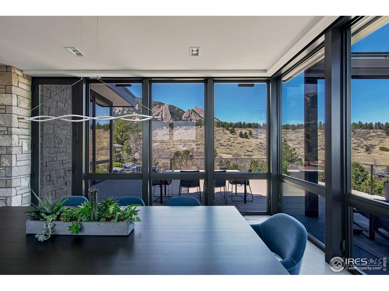 1775 Deer Valley Road Boulder, CO 80305 - Photo 13 of 40 a living room filled with furniture