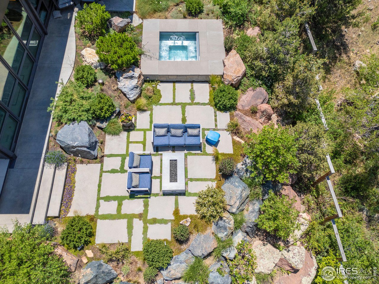 1775 Deer Valley Road Boulder, CO 80305 - Photo 17 of 40 front view of a house