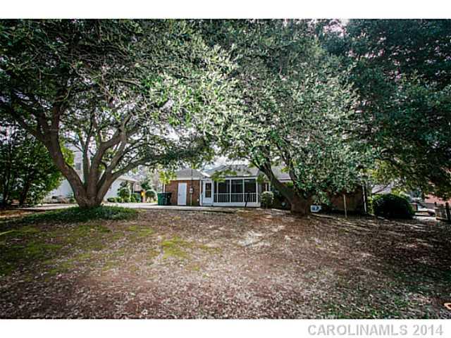 3030 Ferncliff Road Charlotte, NC 28211 - Photo 2 of 14