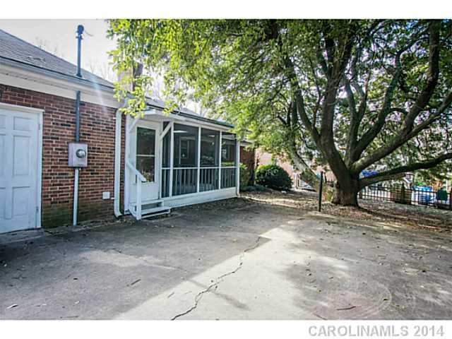 3030 Ferncliff Road Charlotte, NC 28211 - Photo 3 of 14