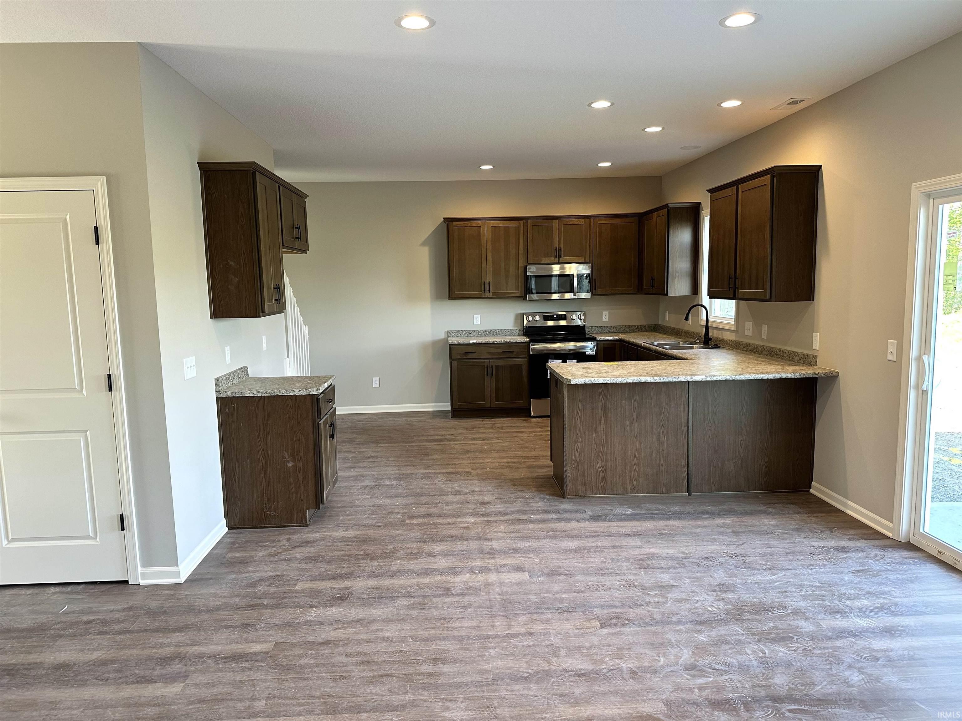 6343 Rockingham Drive Fort Wayne, IN 46835 - Photo 4 of 11