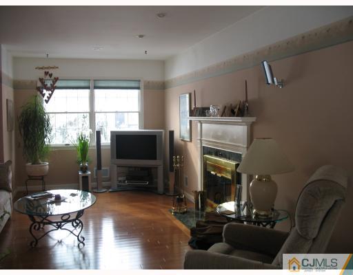 25 Stearns Road East Brunswick, NJ 08816 - Photo 4 of 10 Gallery Image 4
