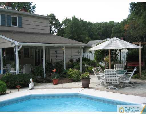 25 Stearns Road East Brunswick, NJ 08816 - Photo 8 of 10 Gallery Image 8