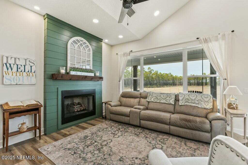 12439 Folsom Road Sanderson, FL 32087 - Photo 29 of 87 Living area