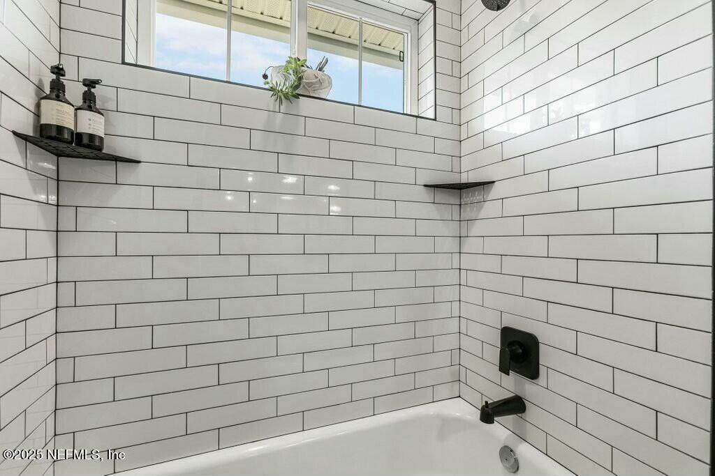 12439 Folsom Road Sanderson, FL 32087 - Photo 47 of 87 Guest bath shower
