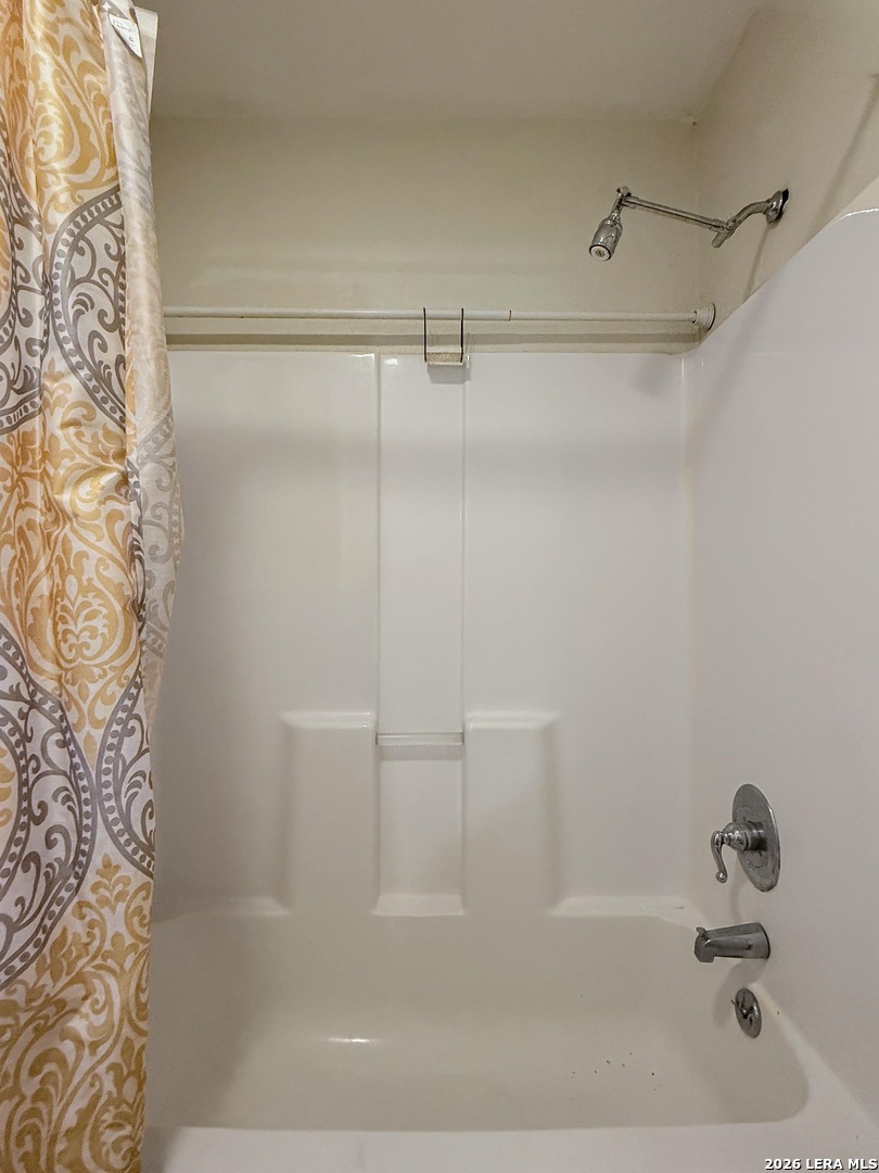 529 Cedar Ridge Lane Uvalde, TX 78801 - Photo 12 of 32 Gallery Image 12