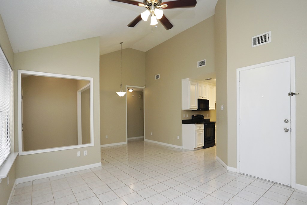 12706 Monaco Road Houston, TX 77070 - Photo 2 of 10