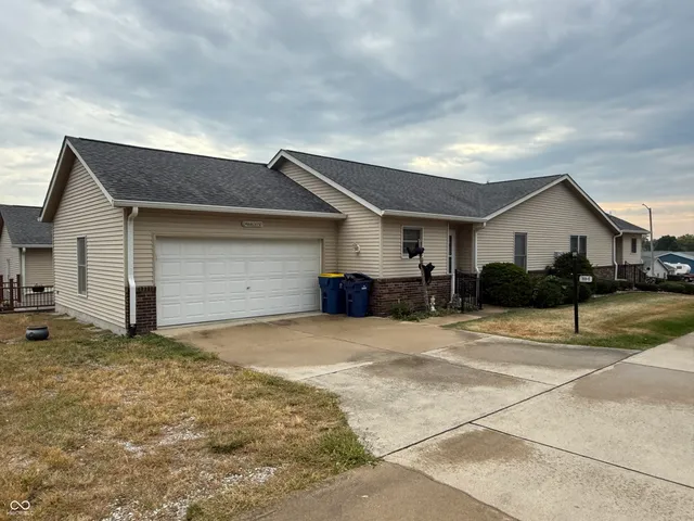 $180,000 | 111 Longcastle Drive, Unit 1, Greencastle, IN 46135