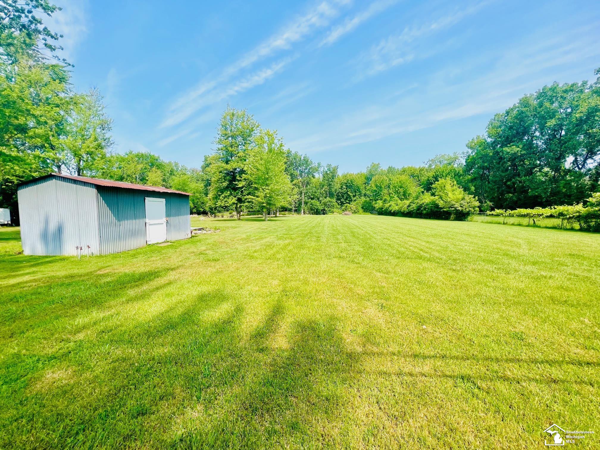 29696 Fort Road Rockwood, MI 48173 - Photo 5 of 19 Gallery Image 5