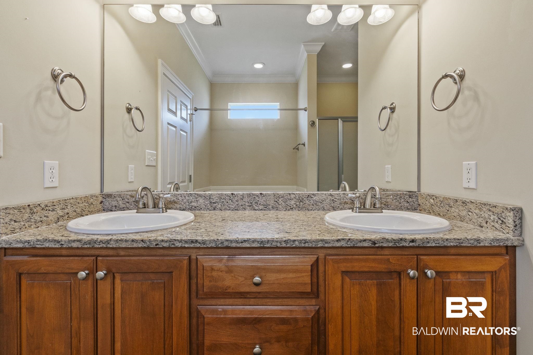 134 Hawthorne Circle Fairhope, AL 36532 - Photo 25 of 45 Spacious Vanity Area