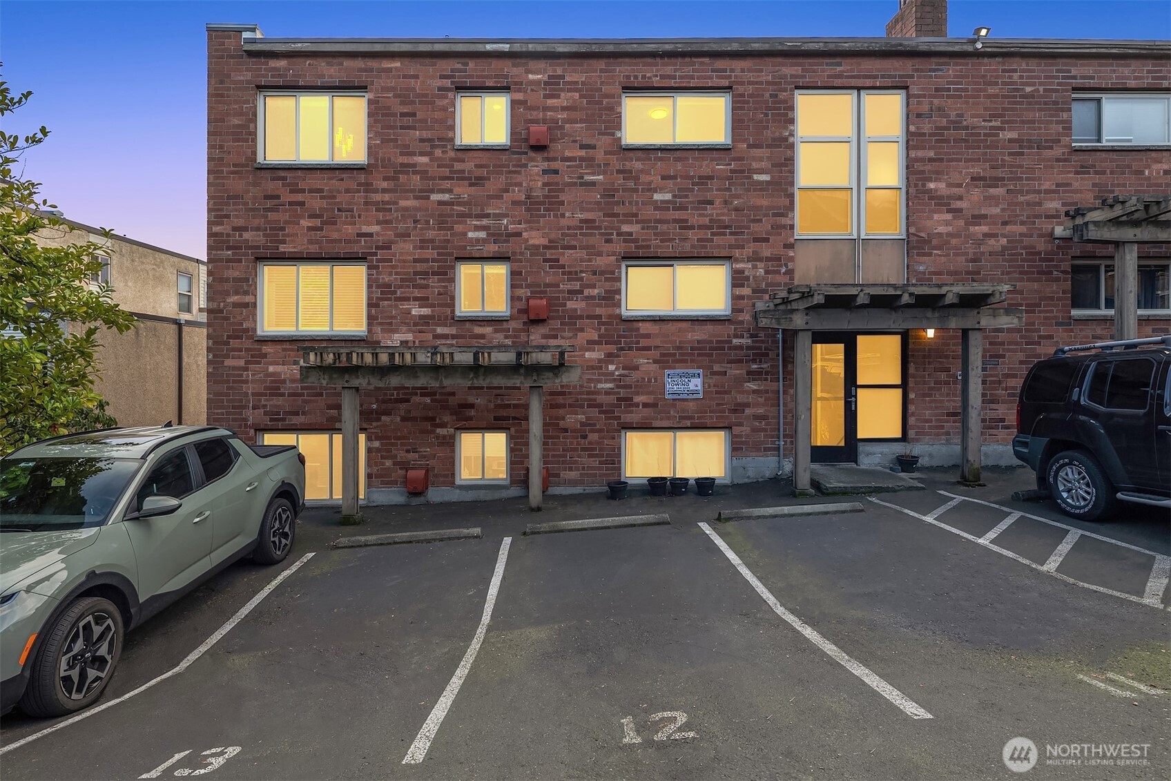 330 West Olympic Place, Unit 407 Seattle, WA 98119 - Photo 19 of 23